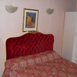 ホテル Le Petit Trianon, パリ