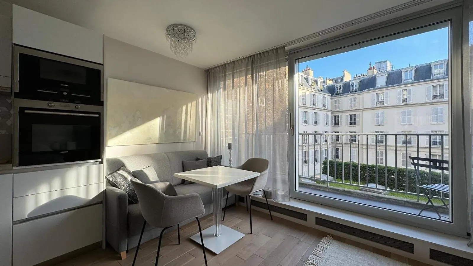 Tour Eiffel Haven location